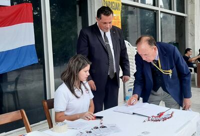 El “Libro Negro contra la Mora Judicial” está habilitada en la explanada del Palacio de Justicia de Asunción.