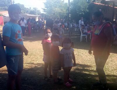 Los niños de cuatro asentamientos de Luque disfrutaron ayer de un día distinto, con hamburgueseada incluída.