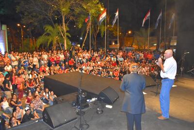 La fiesta creativo logró copar la plaza de los Héroes de Villarrica.