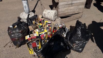 Bebidas alcohólicas incautadas de los colectivos que transportaban a los hinchas del club San Lorenzo de Almagro. (Gentileza del Dpto. de Seguridad de Eventos Deportivos de la Policía Nacional)