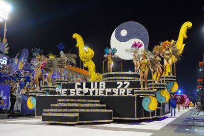 Arrancó el Carnaval Encarnaceno con un gran despliegue de brillo, colorido y alegría.