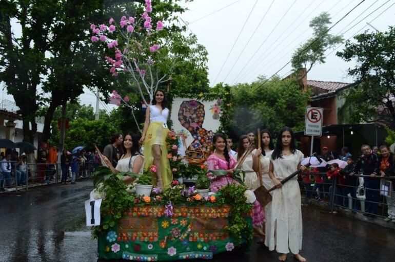 Fiesta en la ciudad del ñandutí