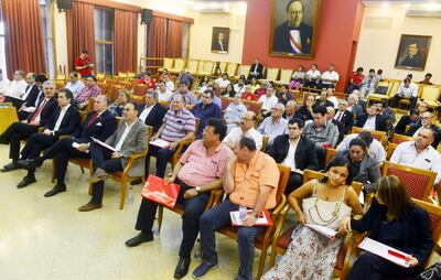 Varios dirigentes se ausentaron en la sesión extraordinaria de la Junta de Gobierno de la ANR.