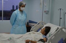francisca-arevalos-se-recupera-del-trasplante-de-medula-osea-al-que-fue-sometida-en-el-hospital-central--201922000000-1514254.jpg