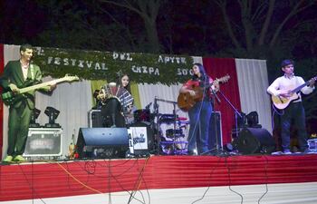la-primera-edicion-del-festival-del-chipa-apyte-soo-se-realizo-con-exito-en-san-juan-nepomuceno-varios-destacados-artistas-engalanaron-la-velada-l-201825000000-1521702.jpg