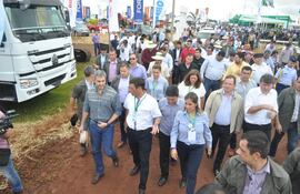 el-presidente-de-la-republica-y-comitiva-realizaron-una-recorrida-por-el-campo-de-exposiciones-de-la-feria-agropecuaria--205109000000-1815491.jpg