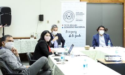 Marco Elizeche, Viviana Casco y los viceministros: Humberto Colmán y Óscar Llamosas  dieron detalles del informe.