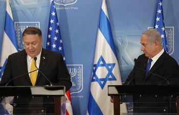 el-secretario-de-estado-de-ee-uu-mike-pompeo-i-junto-al-primer-ministro-israeli-benjamin-netanyahu-durante-su-visita-a-israel-afp-232700000000-1706482.jpg