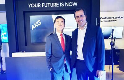 June Kim y Gonzalo Ramos, durante el “Feel the sound” en Samsung House de Paseo La Galería.