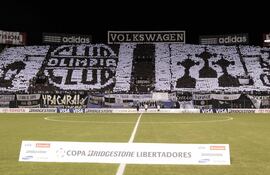 hinchada-del-olimpia-12533000000-558259.JPG