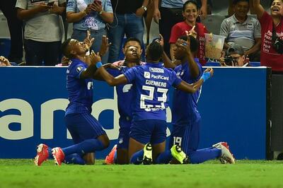 Emelec venció 2-0 a Flamengo en Guayaquil.