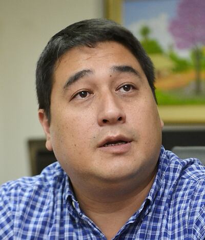 Eduardo Nakayama, historiado y dirigente liberal, cuestiona el alto endeudamiento del Paraguay.