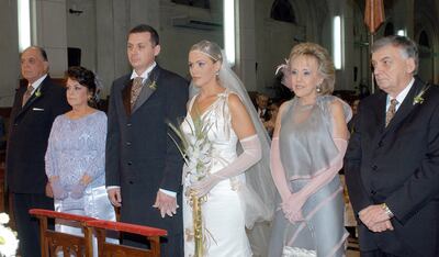 Los novios fueron apadrinados por  Adolfo Zavala y Pilar Ruiz Nestosa; Ana María Rodríguez de Pederzani y el y recordado Paolo Pederzani.