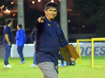 Roberto Ismael Torres sueña con ver jugar (y ganar) al Sportivo Luqueño en su estadio, el Feliciano Cáceres.