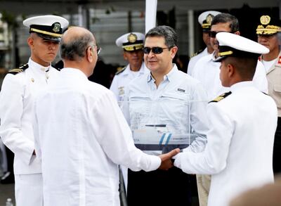 El presidente de Honduras, Juan Orlando Hernández,  recibe a un empresario israelí.