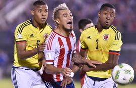 paraguay-perdio-ayer-su-invicto-como-local-en-las-eliminatorias-para-rusia-2018-al-caer-ante-colombia-por-1-0-con-gol-marcado-por-edwin-cardona-segun-04718000000-1509577.jpg