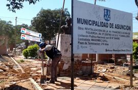 cuatro-albaniles-trabajaban-ayer-en-la-obra-en-el-cartel-colocado-en-el-sitio-de-obras-no-consta-el-monto-del-contrato--193000000000-1658939.jpg