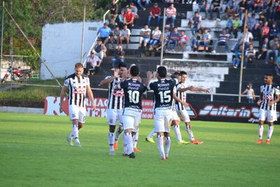 Santaní hizo ayer de local en el Unión Agricola ante General Díaz, pero ante los grandes jugará en otra cancha.