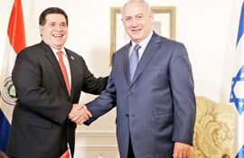 el-presidente-horacio-cartes-con-el-primer-ministro-israeli-benjamin-netanyahu-durante-un-encuentro-ayer-en-un-hotel-de-buenos-aires-foto-gentile-224002000000-1628057.jpg