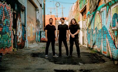 Kuazar es una agrupación de metal que se inició en 2002. Su álbum debut fue “Wrath of God”, y luego de mucho tiempo está de regreso para presentar una nueva canción, que integrará otro disco.