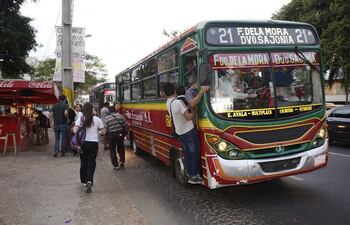 En el estudio del Presupuesto General de la Nación 2020, los integrantes de la Cámara Baja redujeron 10.000 millones de guaraníes del monto que está destinado al subsidio de pasajes y obras viales.