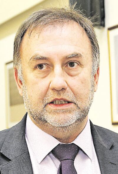 Benigno López, ministro.