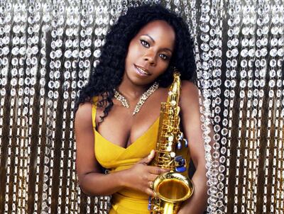 Tia Fuller es una saxofonista estadounidense que se va abriendo camino en el mundo de la música gracias a su talento.