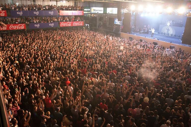 La Expo Santa Rita se caracteriza por el gran despliegue de artistas nacionales e internacionales, además de la muestra de bienes y servicios.