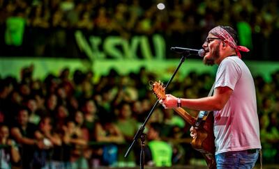 Miky González Merlo durante la actuación de Villagrán Bolaños en febrero pasado, en el anfiteatro.