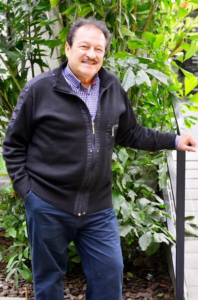 Francisco Yglesia, primer arpista de Quemil Yambay. Tras una extensa carrera,  sigue actuando en Europa,  aunque semirretirado del espectáculo.