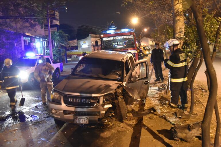Así quedó la camioneta tras el accidente.