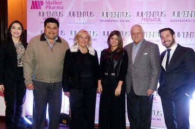 Carolina Díaz, Marcelino Ortellado, Dora de Wasmosy, Karin Wasmosy, Ernesto Wasmosy y Raphael Sideris durante la presentación de la línea de productos Juventus.