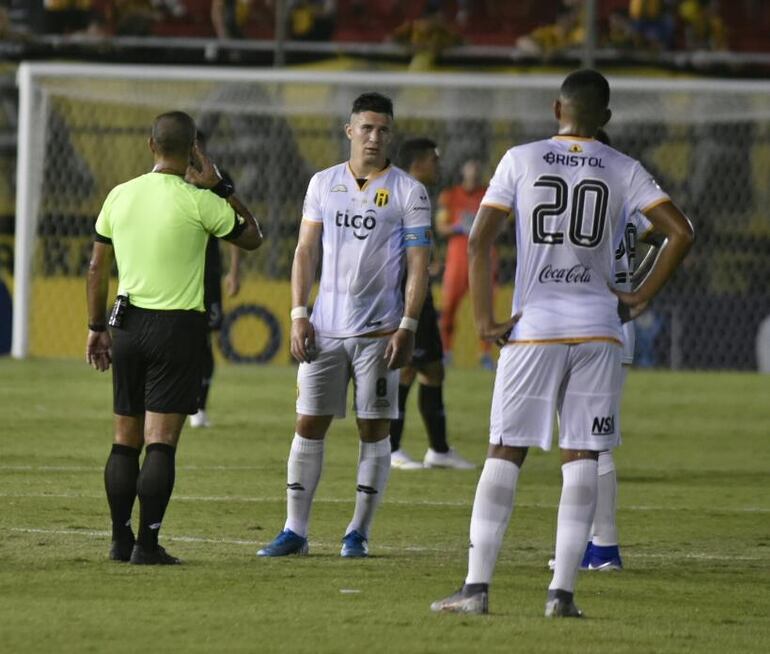 Éber Aquino, Libertad, Guaraní, VAR.