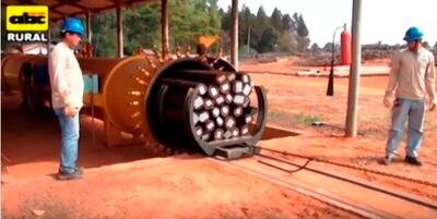 Impregnado de la madera de eucaliptos, es uno de los bloques de este Programa.