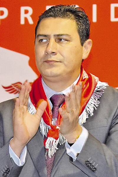 Carlos Echeverría (colorado cartista), intendente.