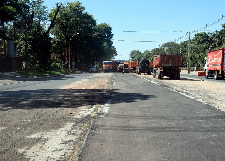 En la imagen se puede notar el recapado que hizo el MOPC en la zona de San Lorenzo, cuya calidad se cuestiona. Esperan que el MOPC ejecute mejoras reales.