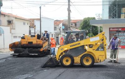 La municipalidad continuará con las obras de mejoramiento vial en varios puntos de la Capital.