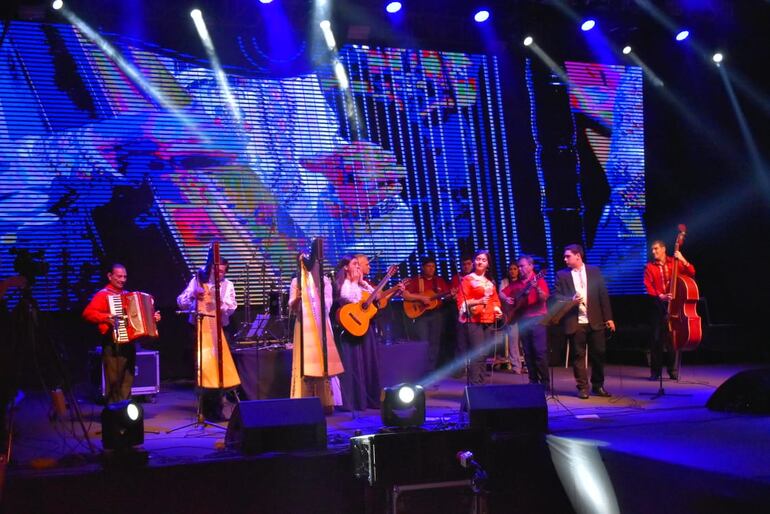 La fiesta creativo logró copar la plaza de los Héroes de Villarrica.