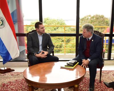 Pedro Alliana junto a Arnaldo Giuzzio en una reunión en la Cámara de Diputados, hoy.