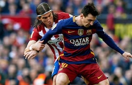 filipe-luis-lionel-messi-121541000000-1436600.jpg