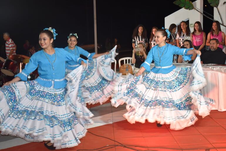 Lanzan programa de festejos de Santaní.