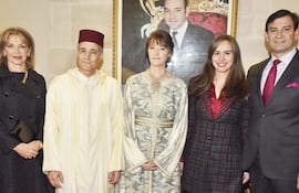 margarita-morselli-el-embajador-de-marruecos-badreddine-abdelmoumni-laura-sanchez-magnolia-mendoza-y-el-pdte-del-congreso-silvio-ovelar--195019000000-1739215.jpg