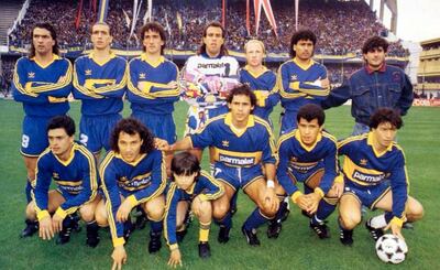 Soñora, a su izquierda, Márcico, Cabañas, Neffa y Tapia (en cuclillas), integrantes del equipo de Boca Juniors que ganó el torneo Apertura 1992 luego de once años de sequía de títulos. Giunta, Giuntini, Navarro Montoya, McAllister y Villarreal (de pie).