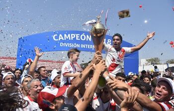 El Kelito venció al Deportivo Liberación por 2-1 en sus Jardines para ser campeón de la Intermedia.