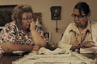 Amada Gómez y Katy Pacuá protagonizan el cortometraje “Y al tercer día”.