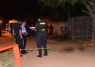 Matías Adrián Cuevas Román yace en el suelo tras haber sido asesinado.