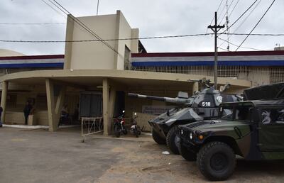 Tacumbú alberga actualmente a 3.321 personas privadas de libertad, algunas de alta peligrosidad. Con la declaración de emergencia, efectivos militares apoyan en las tareas de vigilancia.