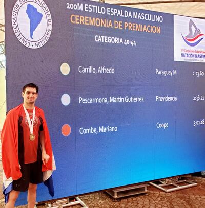 El olímpico Alfredo Carrillo obtuvo el oro en los 200 espalda.