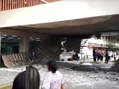 Cayó parte del cielo raso en la entrada principal del IPS.
