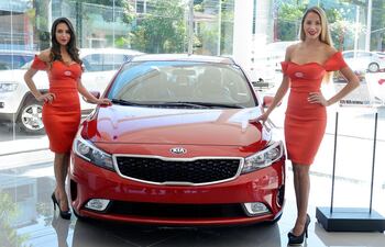 el-nuevo-kia-cerato-fue-presentado-por-el-grupo-garden-que-lo-representa-en-nuestro-pais-215951000000-1558941.jpg